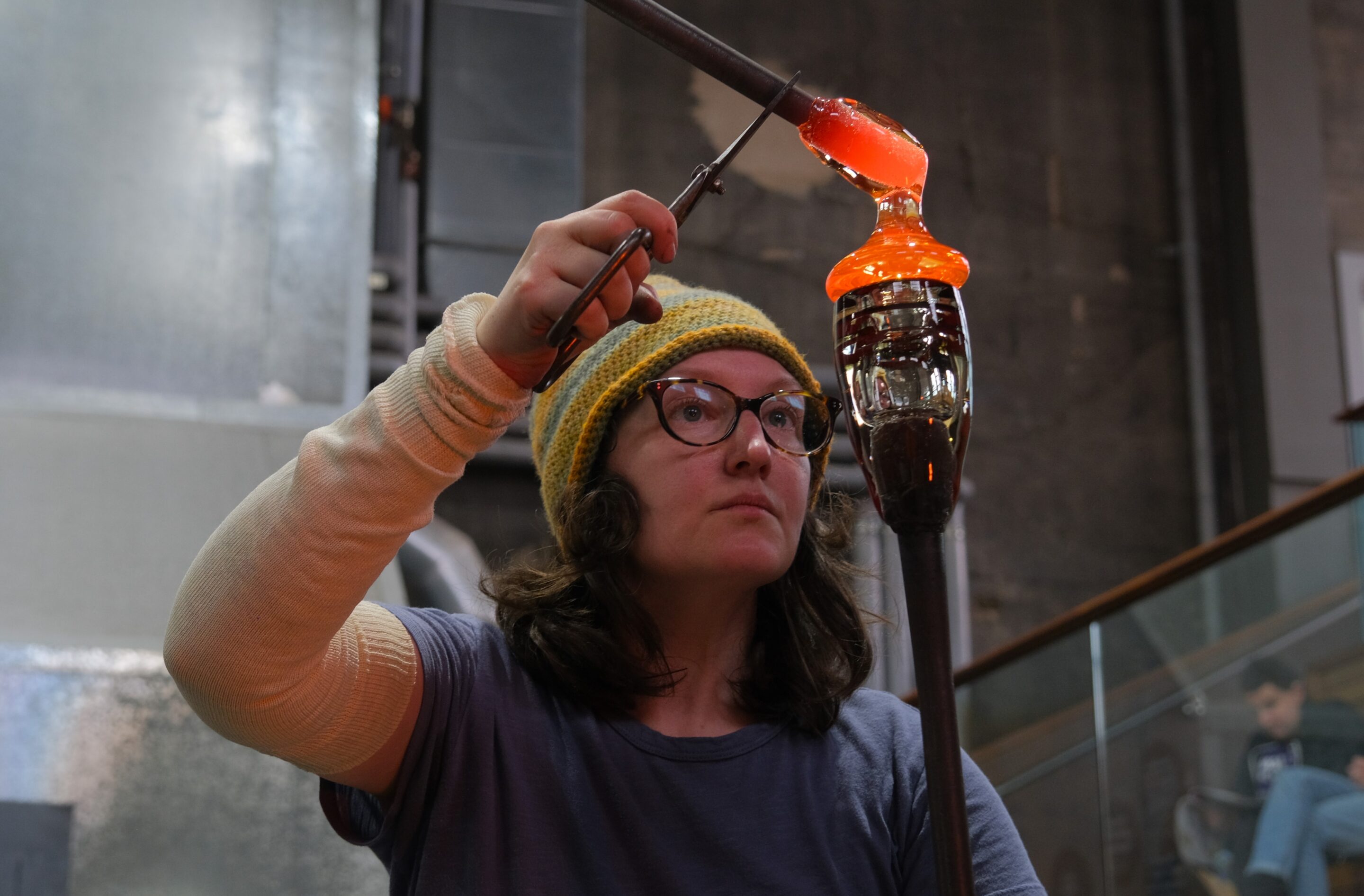 Art Group Creative Fellow, Josie Gluck 2024 in the Glassworks Hotshop